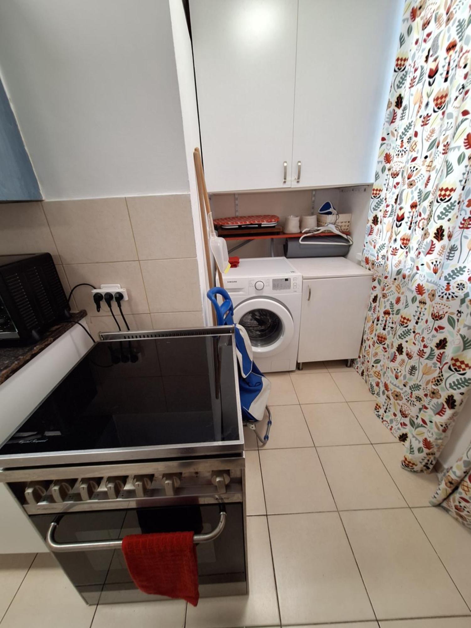 Amazing Apartment For 3 Guests Steps From The Beach Netanya Eksteriør bilde